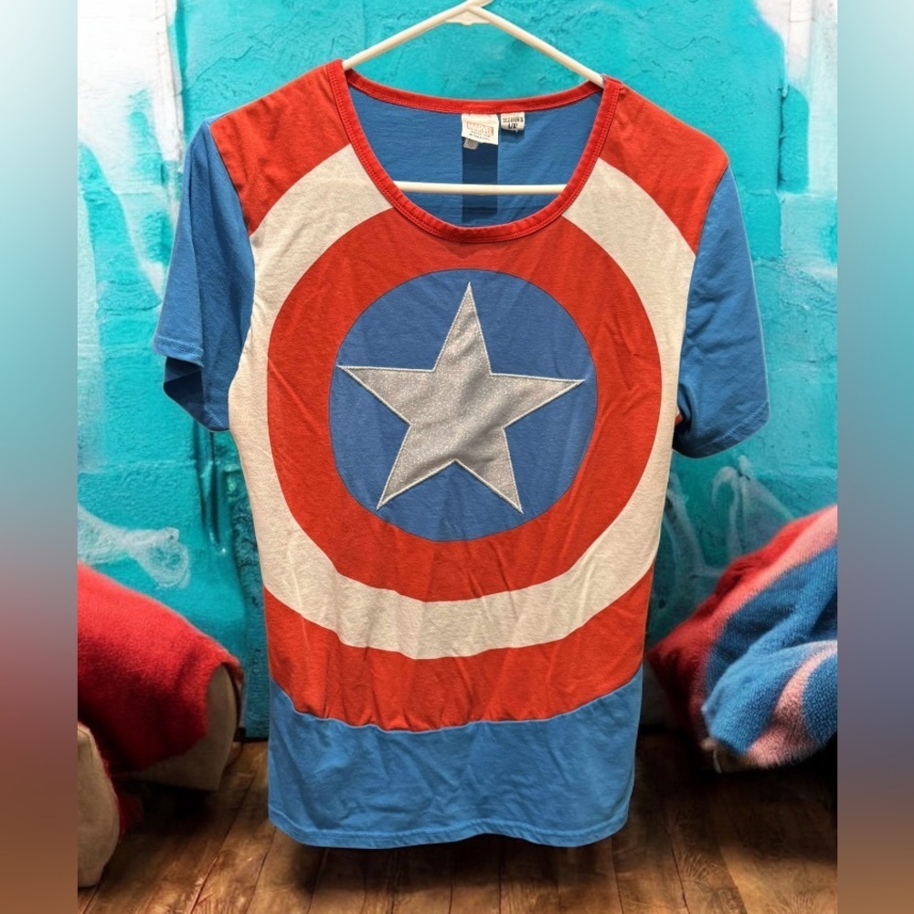 Captain America Shield T-Shirt large / XL